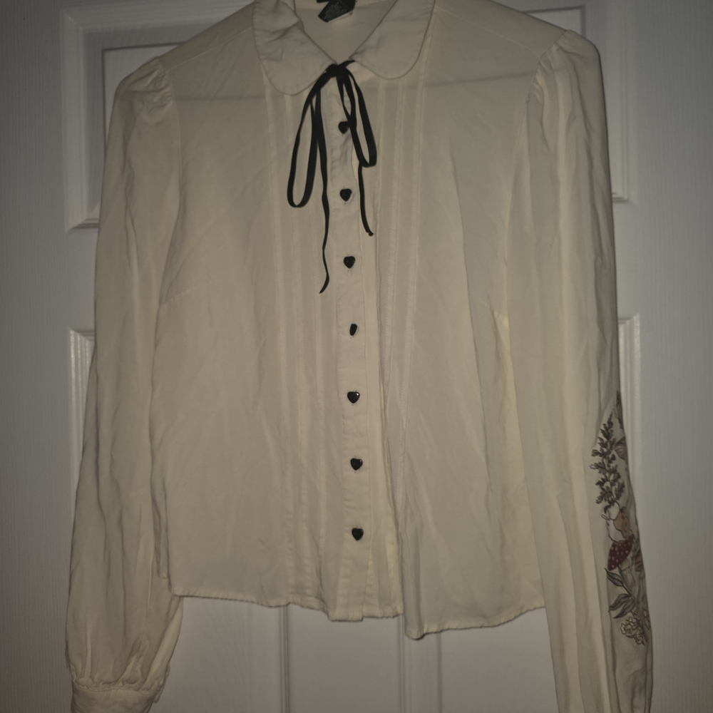 Chic Cream Blouse with Embroidered Sleeves